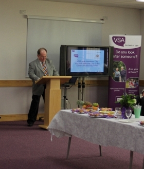 carer-vic-baxter-presenting-at-carers-week-2013-156a