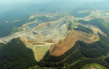 west-virginia-appalachia-mountains-being-mined-by-mountain-top-removal